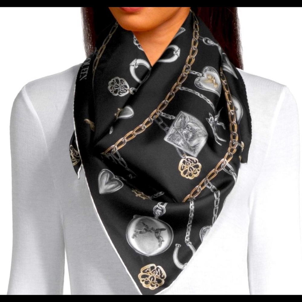 ALEXANDER MCQUEEN LOVE LOCKET SILK SCARF